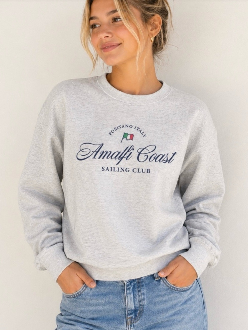 Hollister Women’s Medium Embroidered Grey Crewneck Sweatshirt Preppy Coastal EUC
